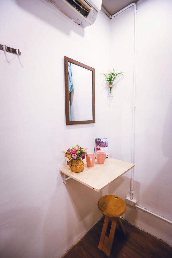 Reddoorz @ Tong Duy Tan Street (Adults Only) Vandrerhjem Hanoi Eksteriør bilde